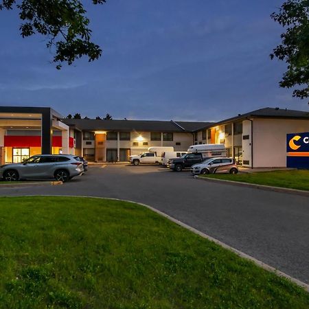Comfort Inn West Оттава Экстерьер фото