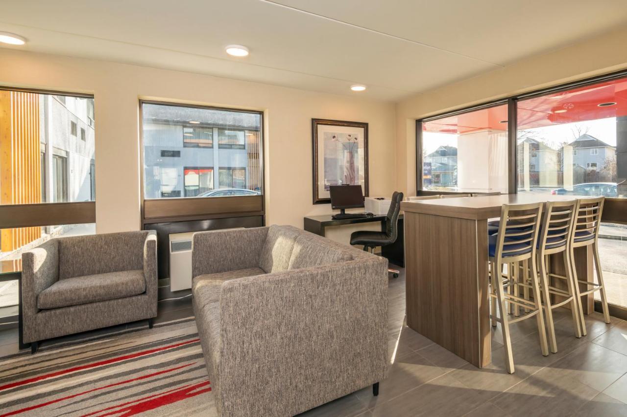 Comfort Inn West Оттава Экстерьер фото