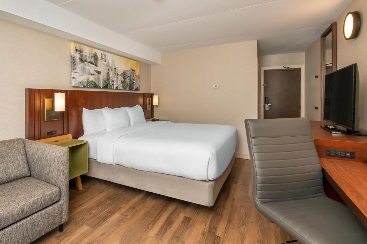 Comfort Inn West Оттава Экстерьер фото