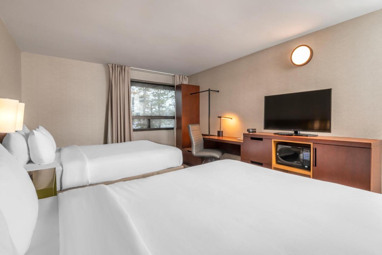 Comfort Inn West Оттава Экстерьер фото