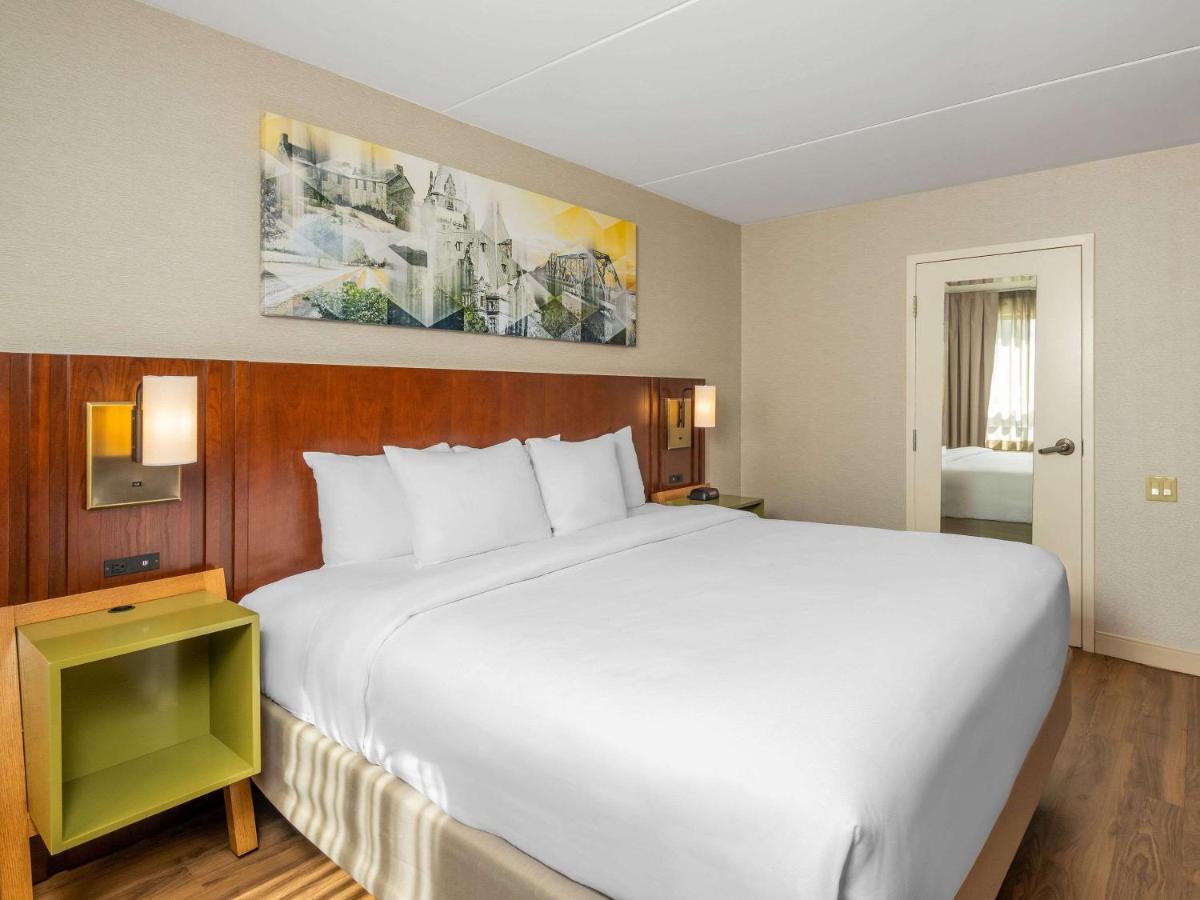 Comfort Inn West Оттава Экстерьер фото