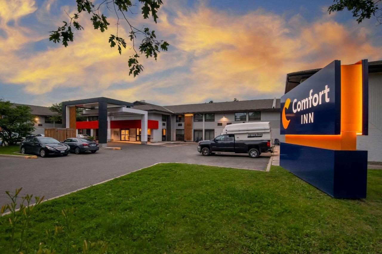 Comfort Inn West Оттава Экстерьер фото