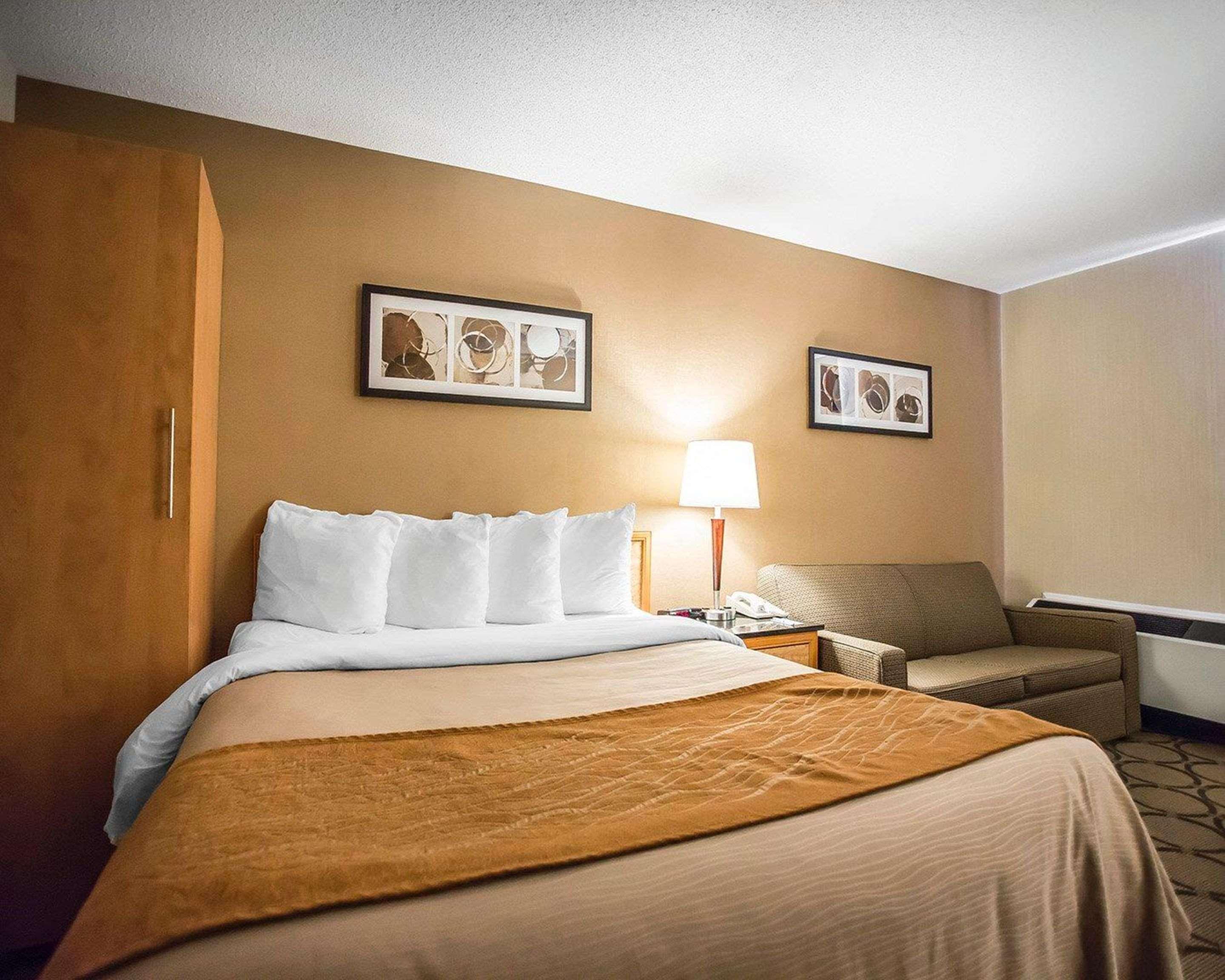 Comfort Inn West Оттава Экстерьер фото