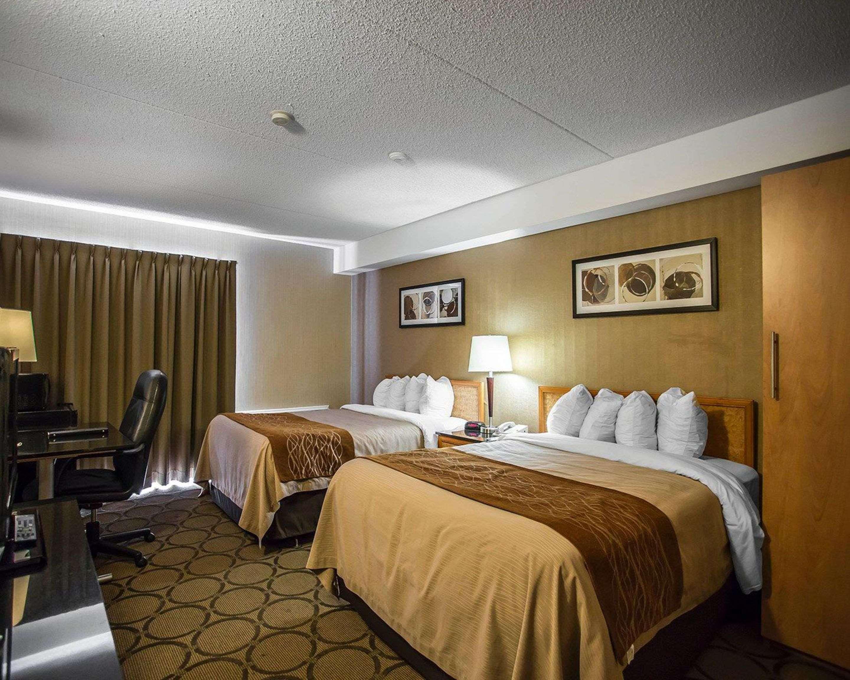 Comfort Inn West Оттава Экстерьер фото