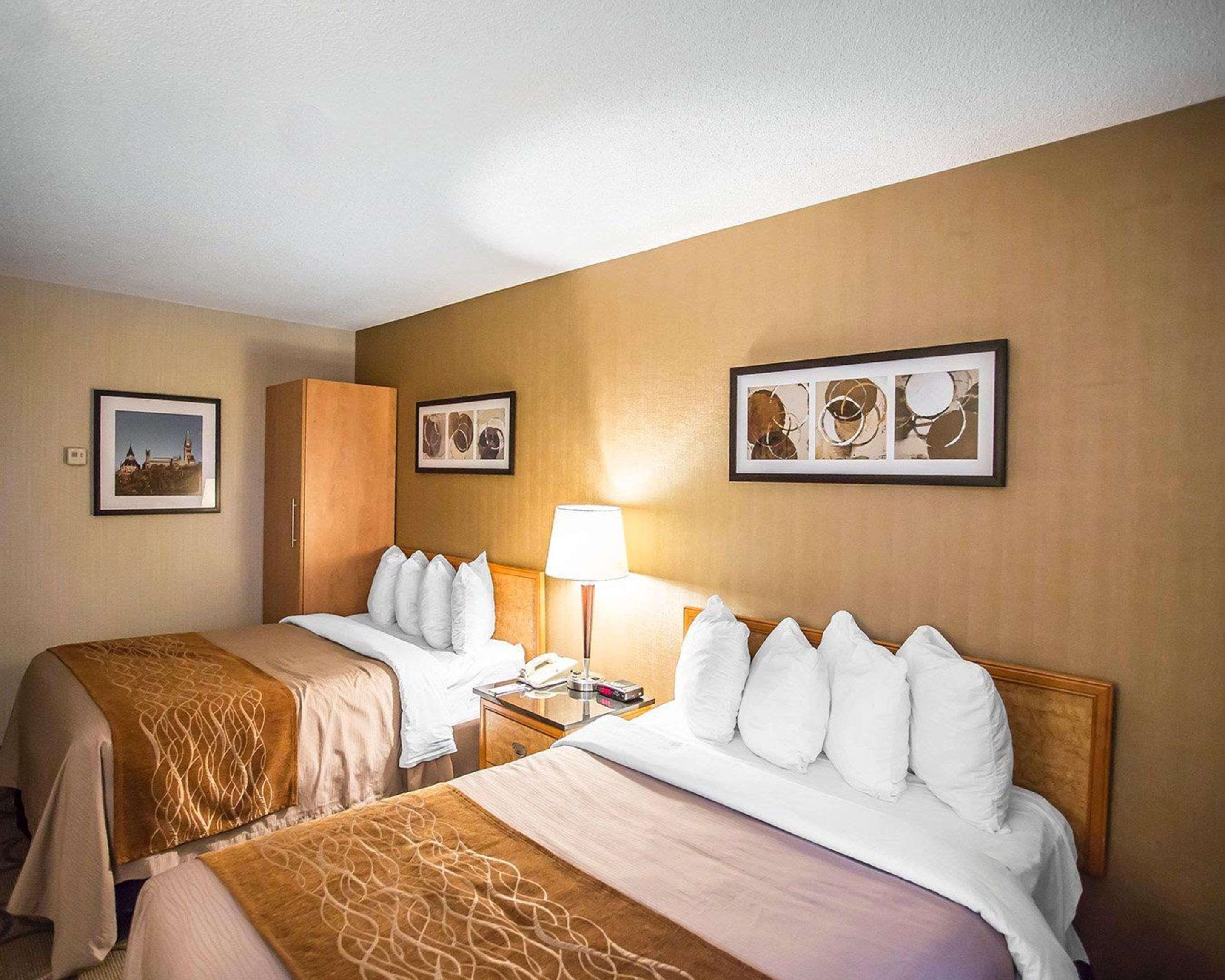 Comfort Inn West Оттава Экстерьер фото