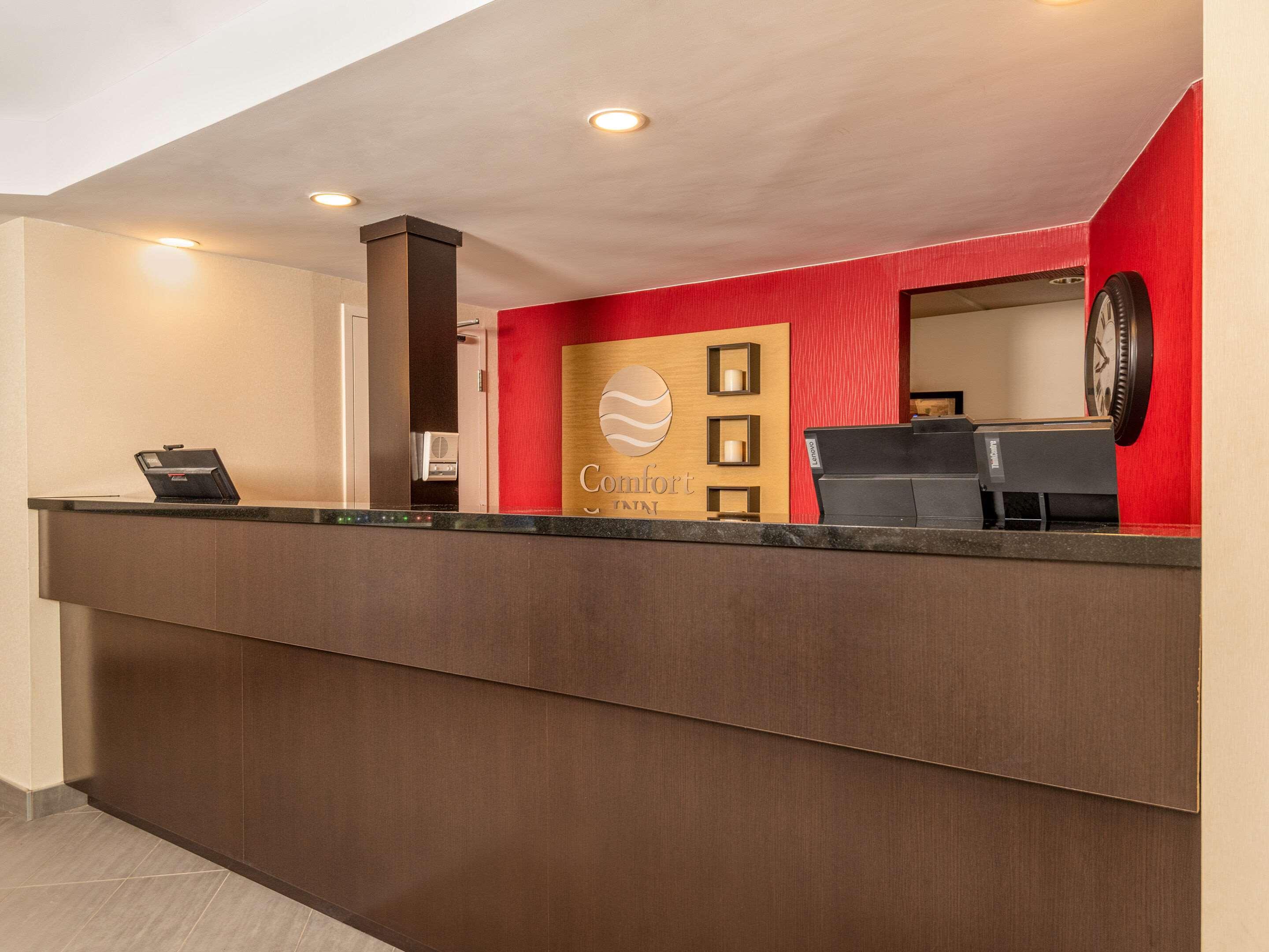 Comfort Inn West Оттава Экстерьер фото
