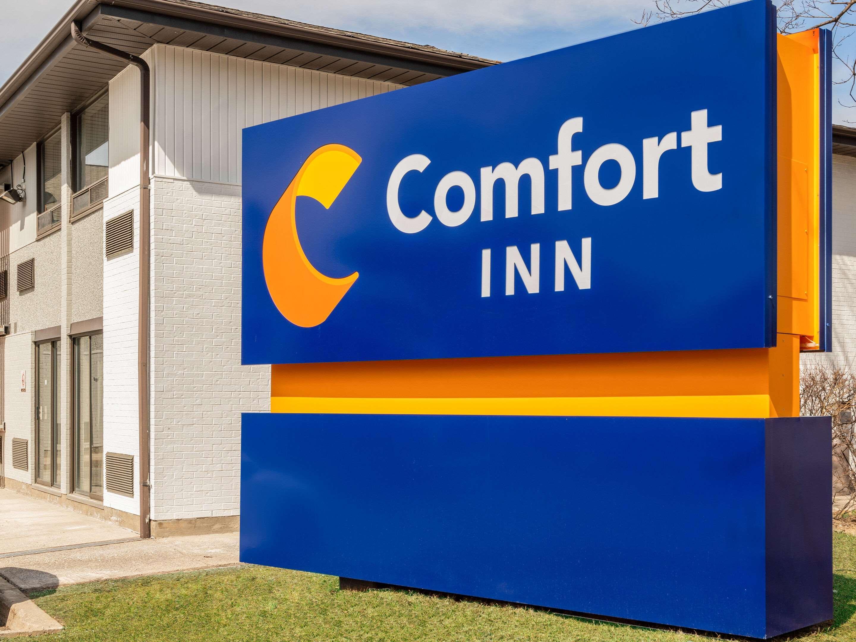 Comfort Inn West Оттава Экстерьер фото