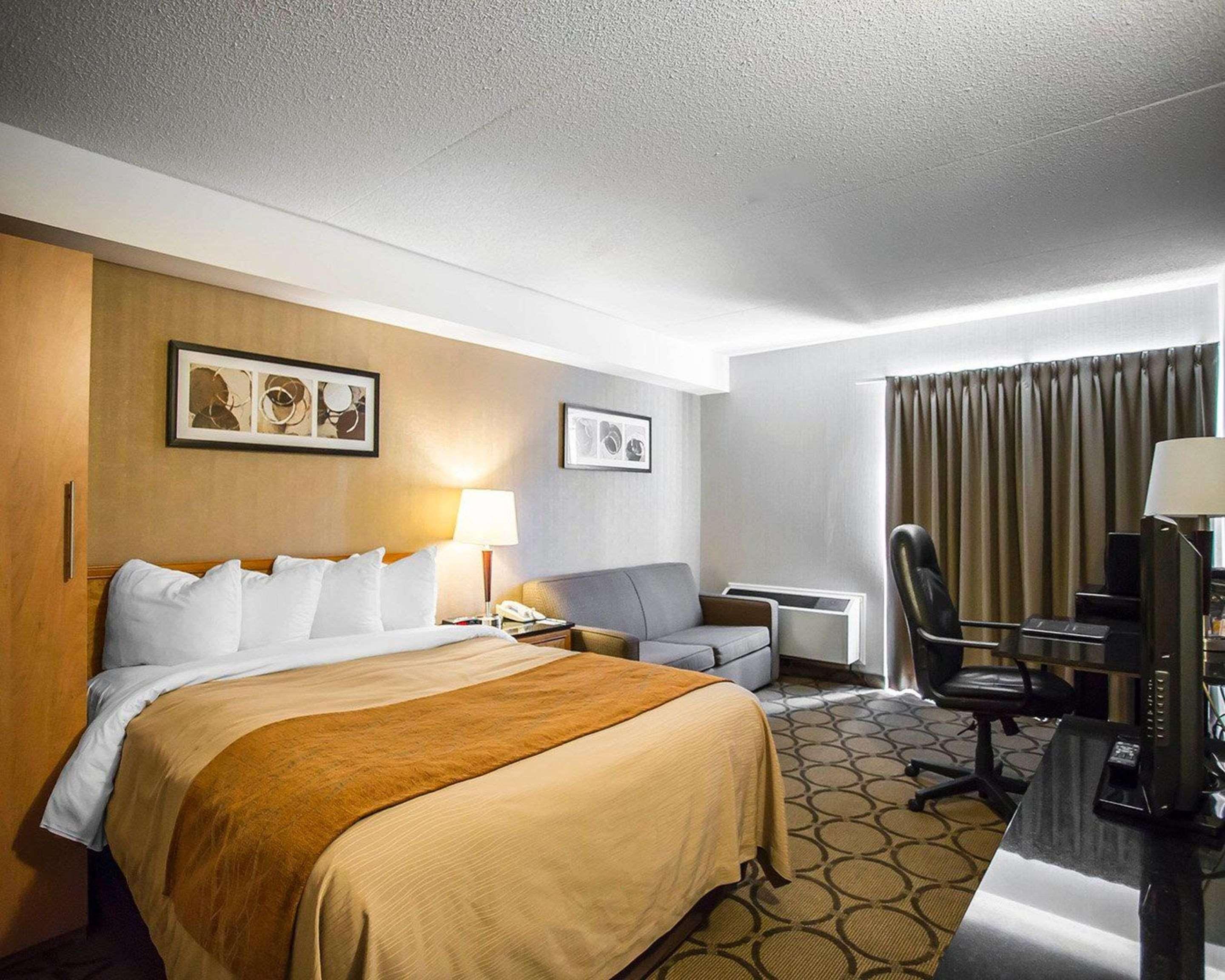 Comfort Inn West Оттава Экстерьер фото